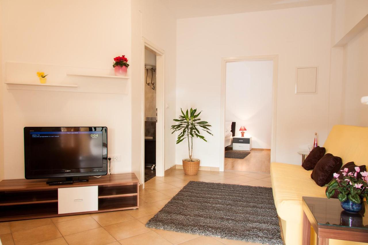Apartments Adria Blue カスタヴ 部屋 写真