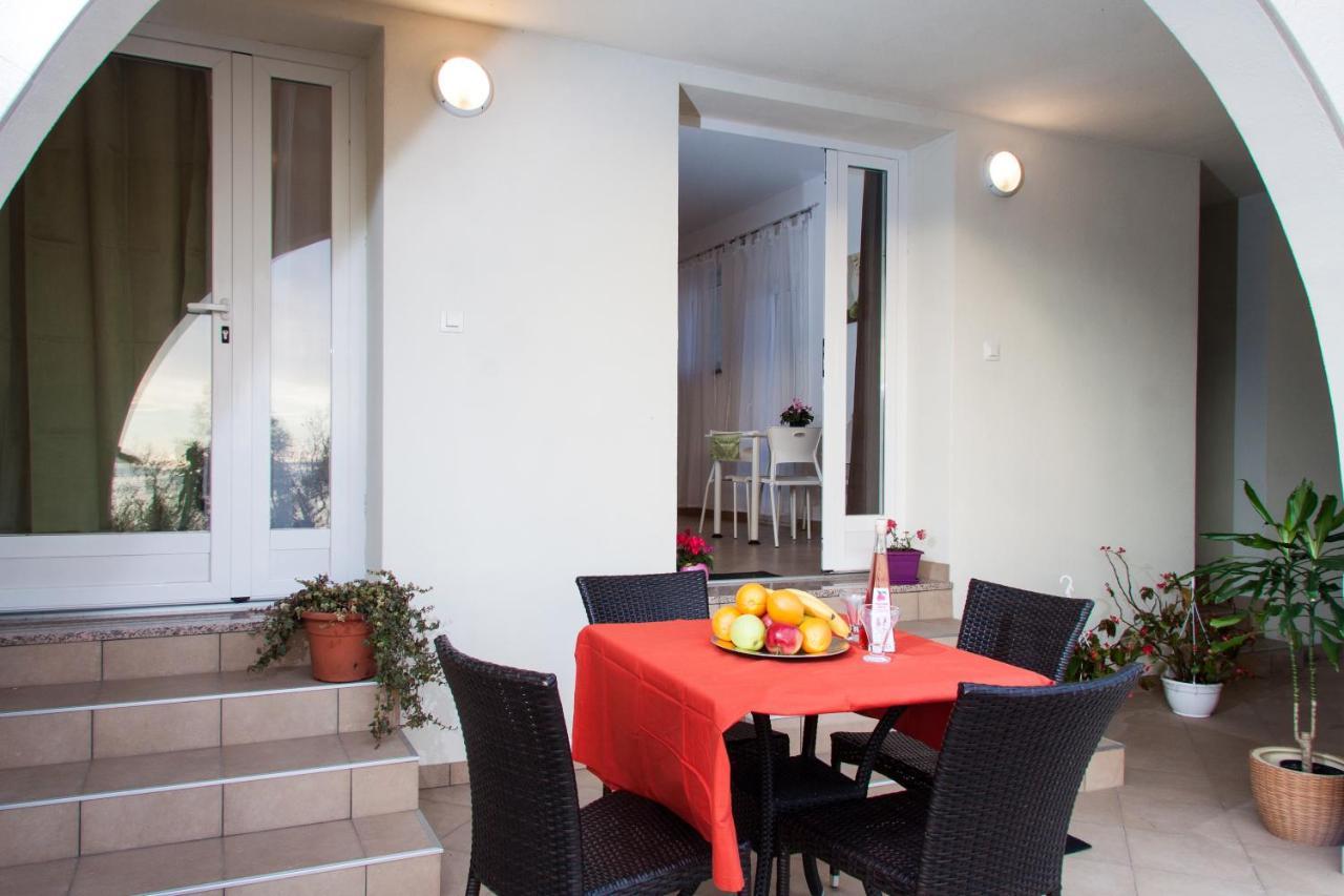 Apartments Adria Blue カスタヴ 部屋 写真